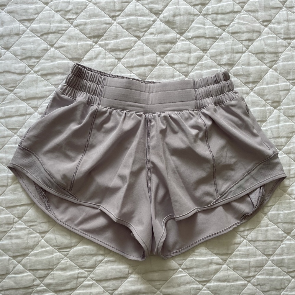 Lululemon Hotty Hot Low Rise Short Size 2